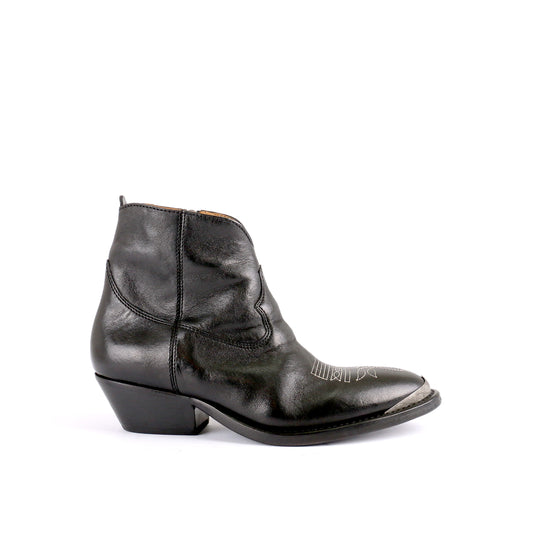ANKLE BOOTS – Catarina Martins